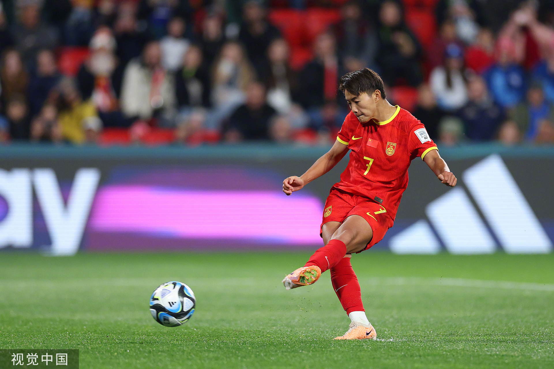 中国女足在比赛中展现出坚韧意志吗